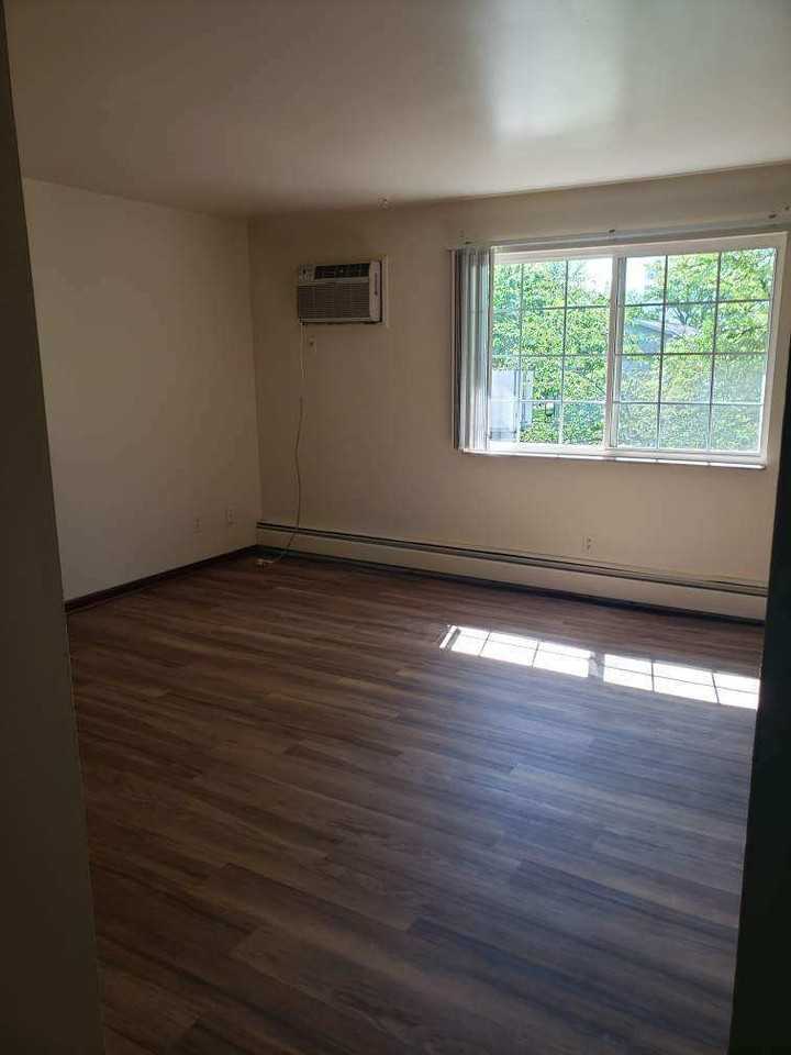 1347 Vineland Ct Se #1347 - Photo 2 of 5