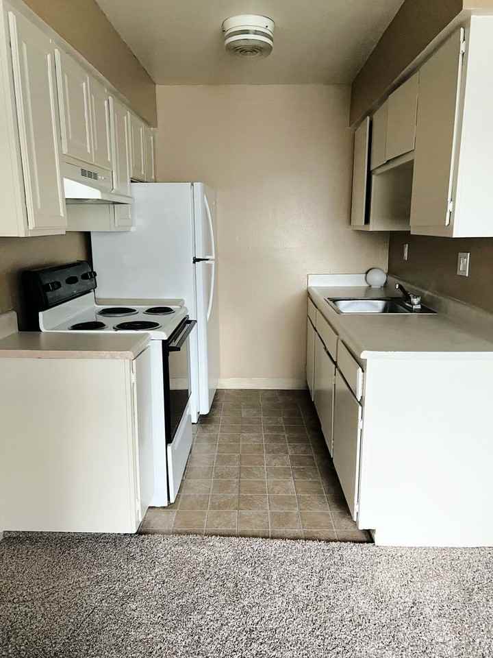3903 49th Ave. - Photo 2 of 7