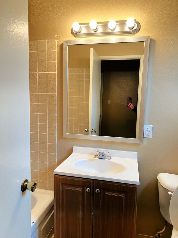 3903 49th Ave. - Photo 5 of 7