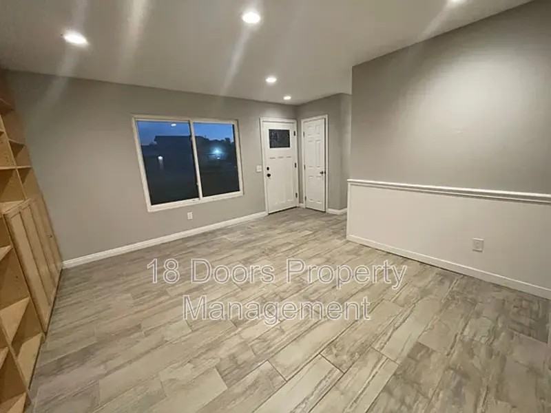 8776 Pagoda Way - Photo 3 of 10