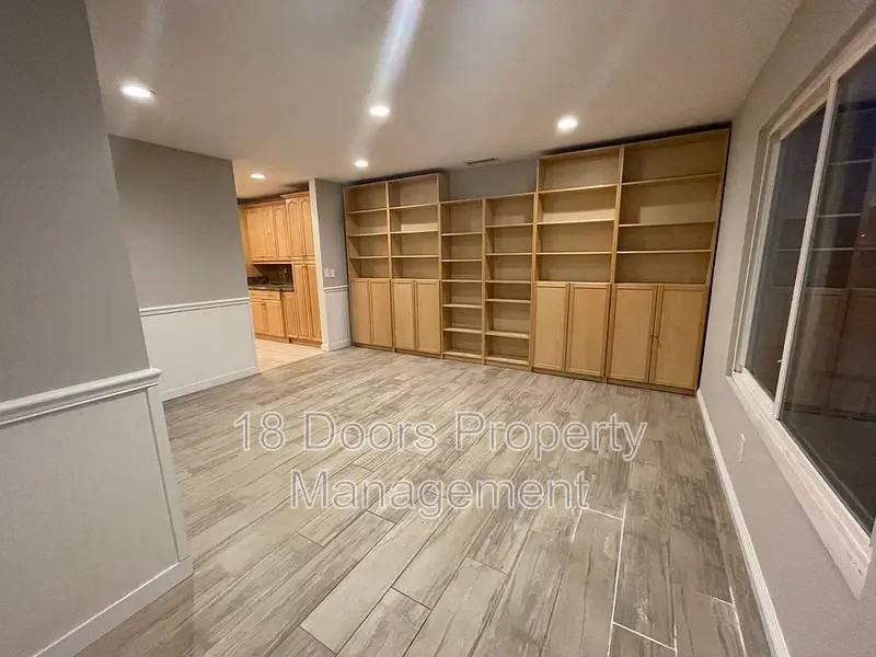 8776 Pagoda Way - Photo 6 of 10