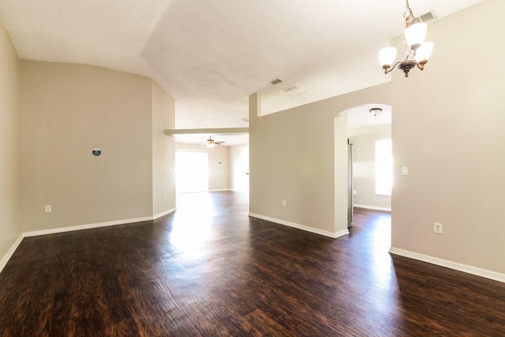 103 Aurelia Ct - Photo 4 of 16