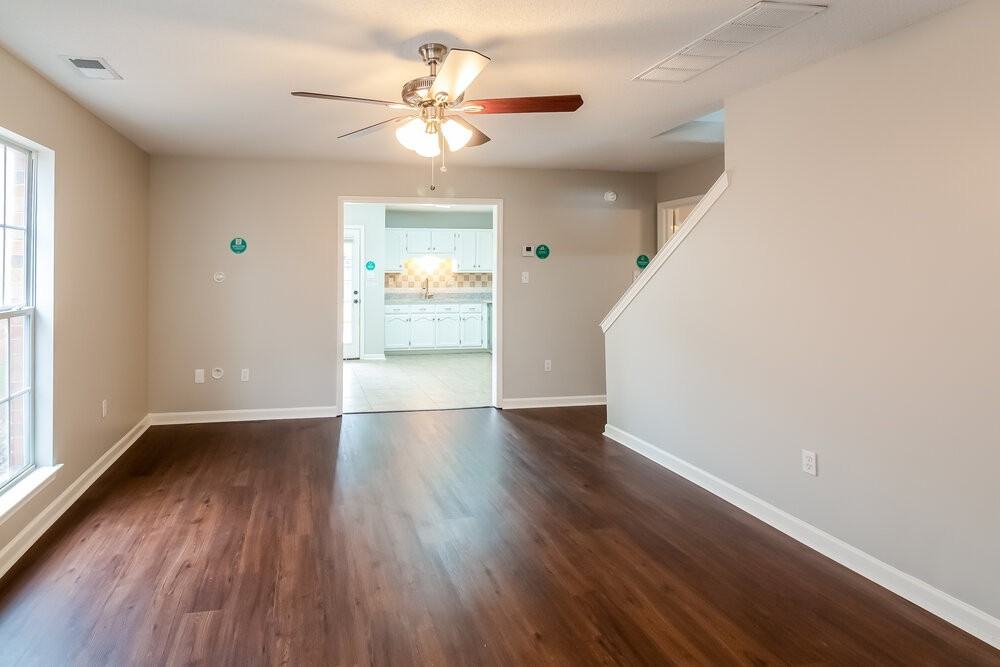 5456 Pollard Dr - Photo 4 of 19