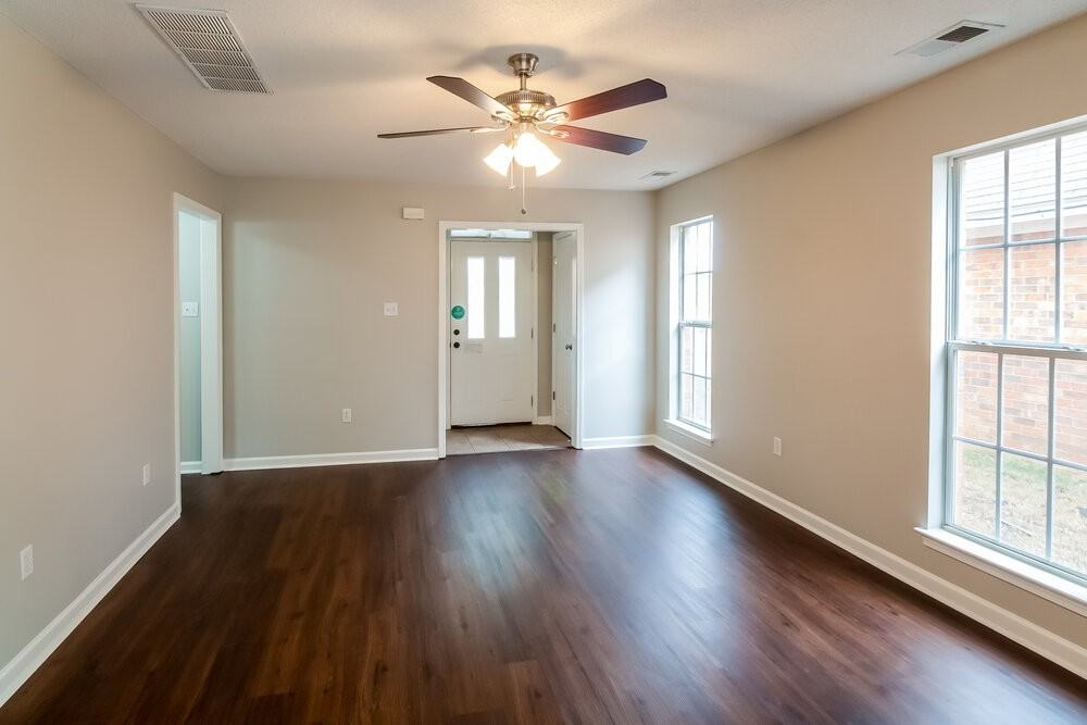 5456 Pollard Dr - Photo 5 of 19