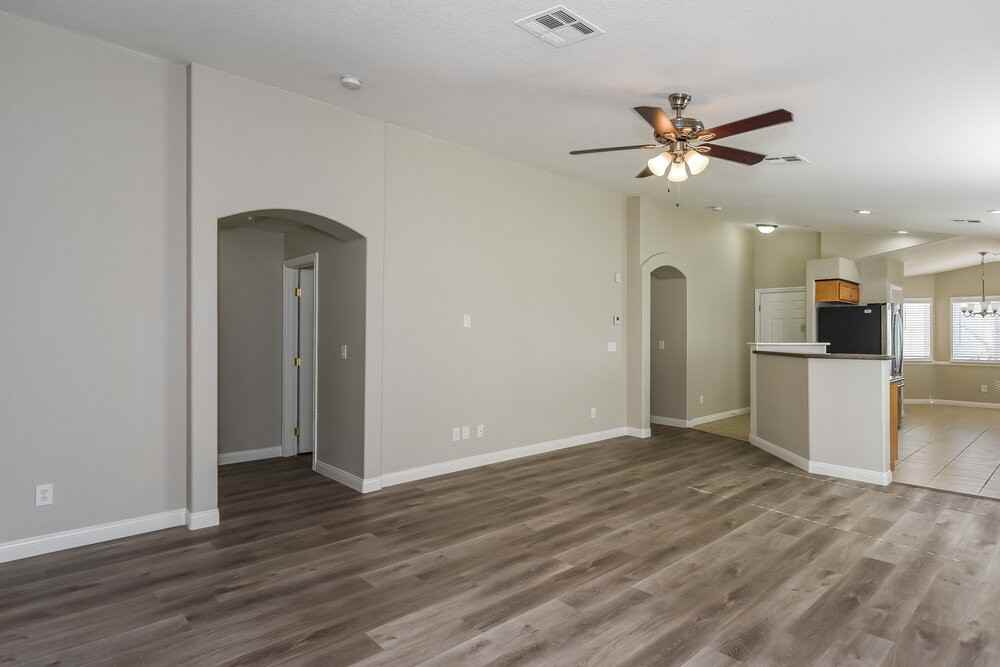 5205 Madison Stone St - Photo 4 of 16