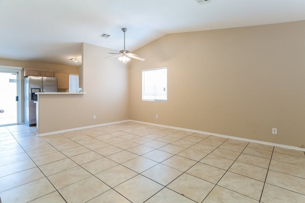 4026 W Red Coach Ave - Photo 2 of 15