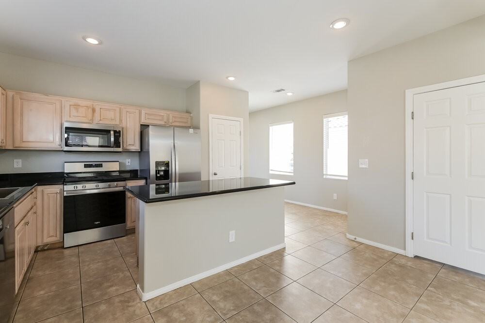 10807 Scotch Rose St - Photo 7 of 17