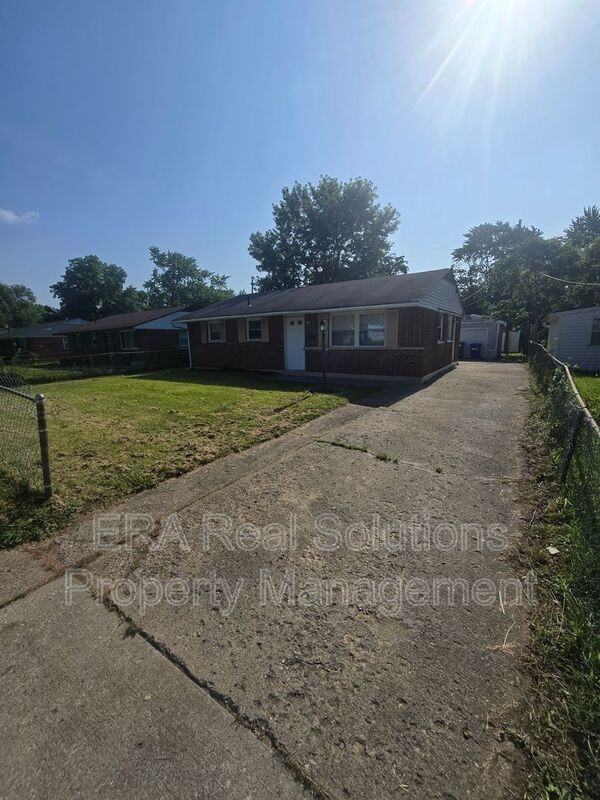 1290 Beechwood Rd - Photo 6 of 28