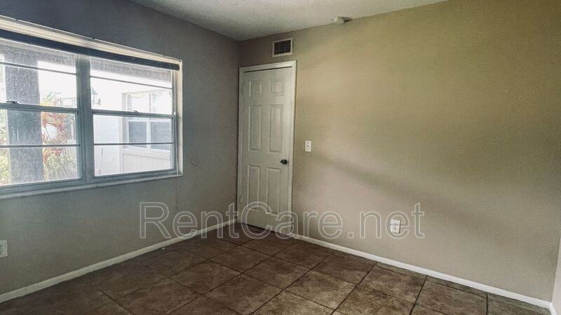 53 Windtree Ln - Photo 3 of 20