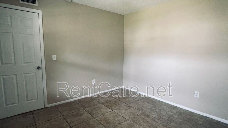 53 Windtree Ln - Photo 4 of 20