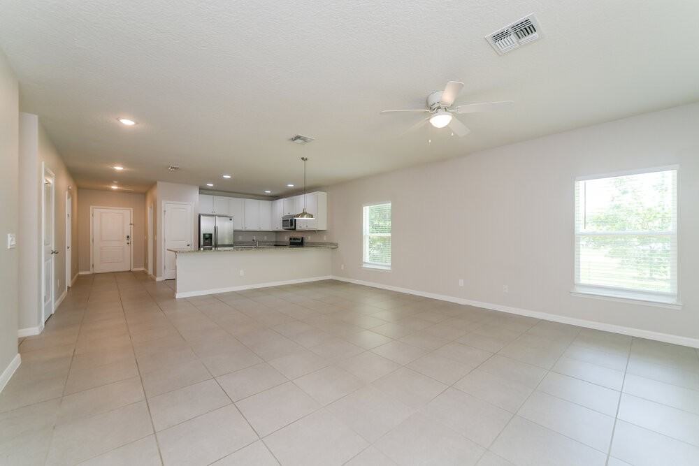 1201 Croydon Cir - Photo 4 of 16
