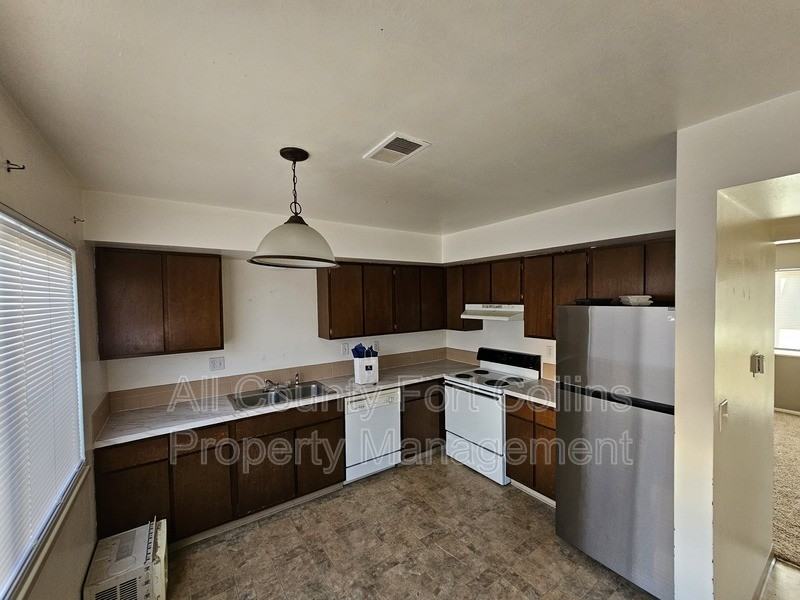 1142 26th Ave - Photo 5 of 8
