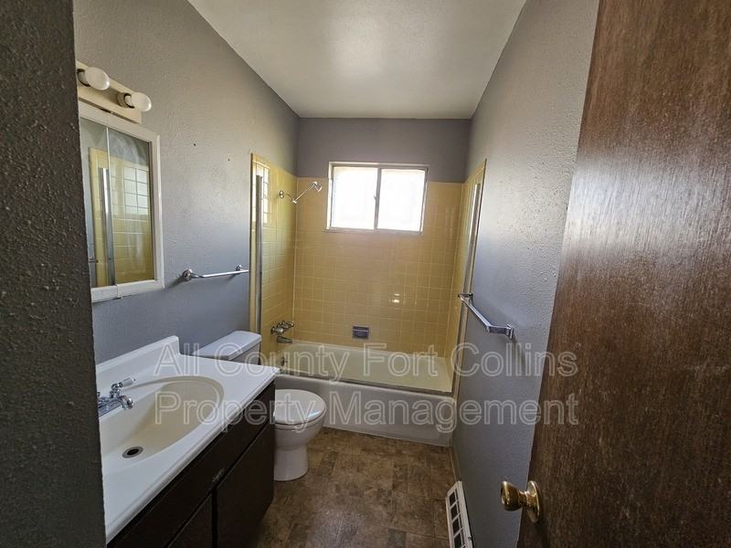 1142 26th Ave - Photo 6 of 8