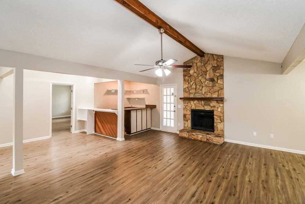 4331 Walnut Bnd - Photo 3 of 16