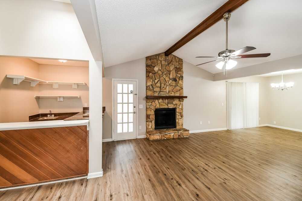 4331 Walnut Bnd - Photo 4 of 16