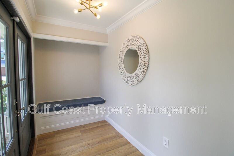 691 Russell St - Photo 3 of 38