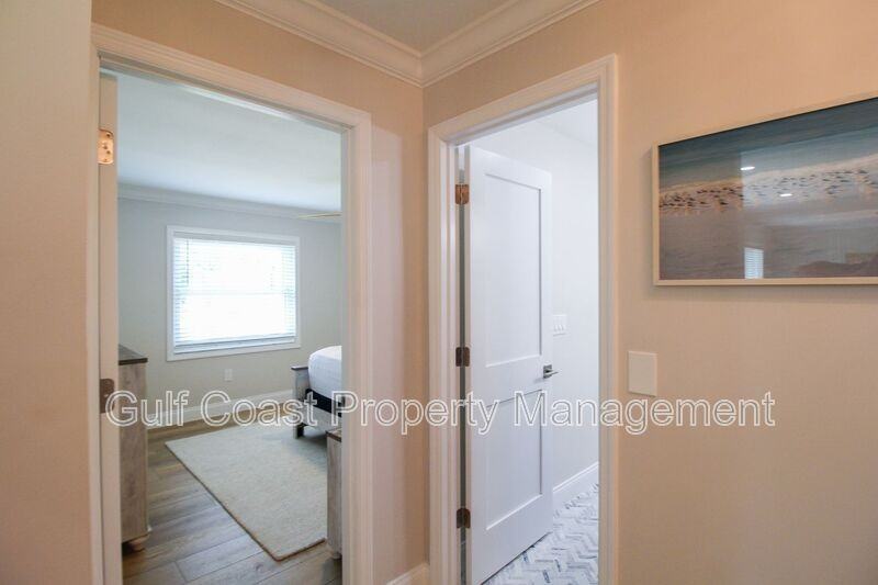 691 Russell St - Photo 7 of 38