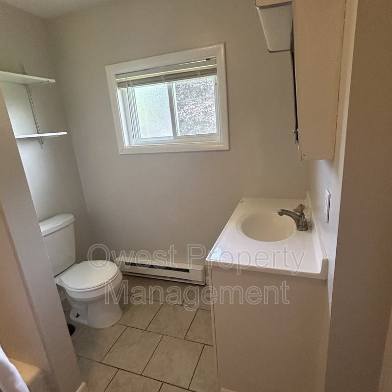405 E Woodlawn Ave #7 - Photo 4 of 8