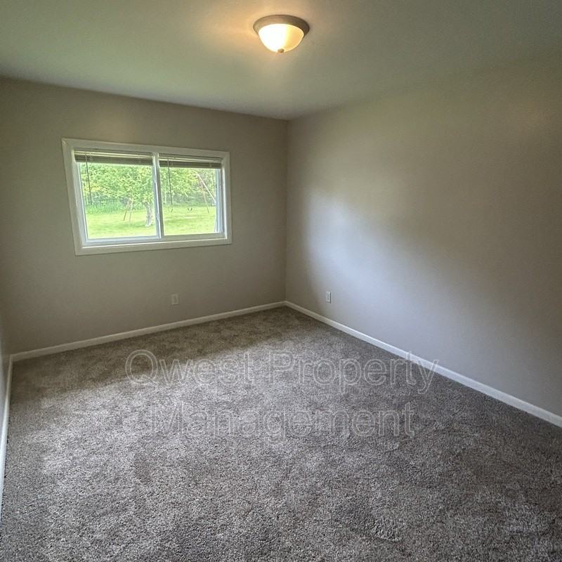 405 E Woodlawn Ave #7 - Photo 5 of 8