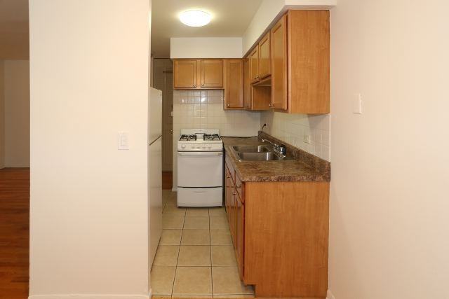 540 W Roscoe St #476 - Photo 2 of 18