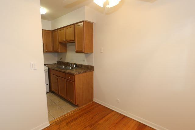 540 W Roscoe St #476 - Photo 4 of 18