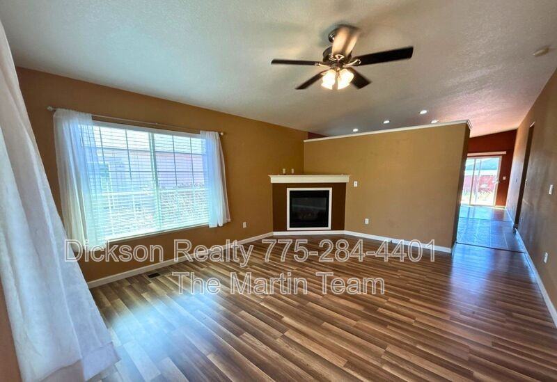 17630 White Tail Ct - Photo 3 of 16
