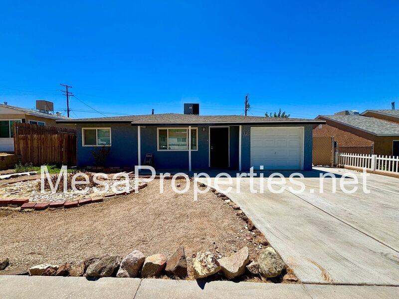 820 Caliente Dr - Photo 3 of 25