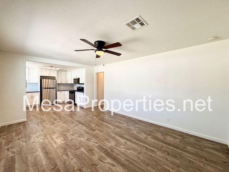 820 Caliente Dr - Photo 4 of 25