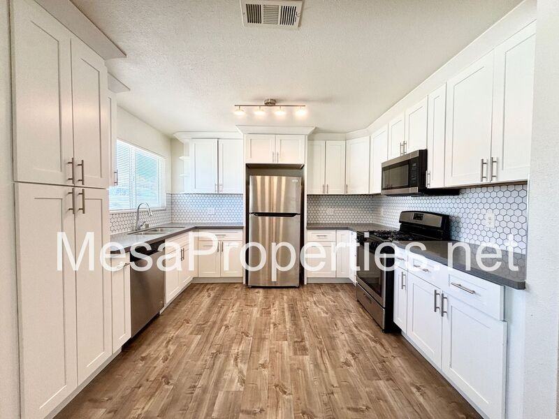 820 Caliente Dr - Photo 6 of 25
