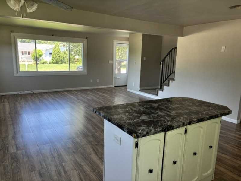 3601 Crestview Dr - Photo 2 of 10