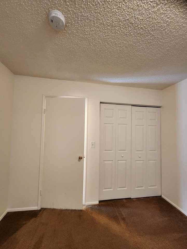 #410 OAK MANOR - Photo 6 of 28