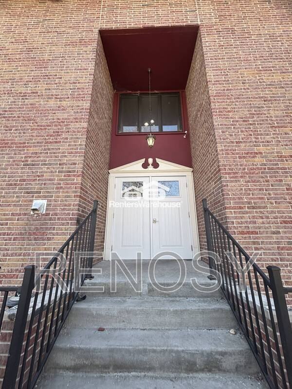 7815 Douglas Ave #102 - Photo 3 of 15