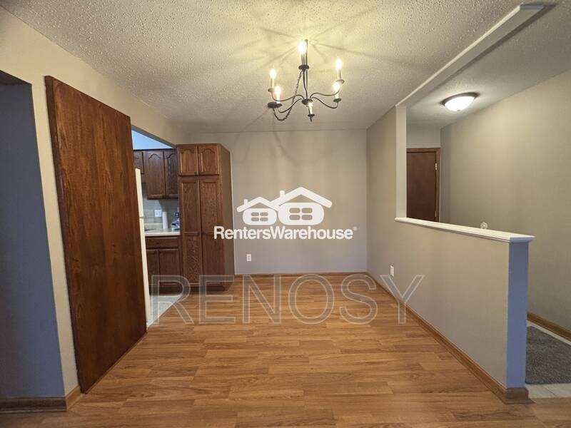 7815 Douglas Ave #102 - Photo 6 of 15