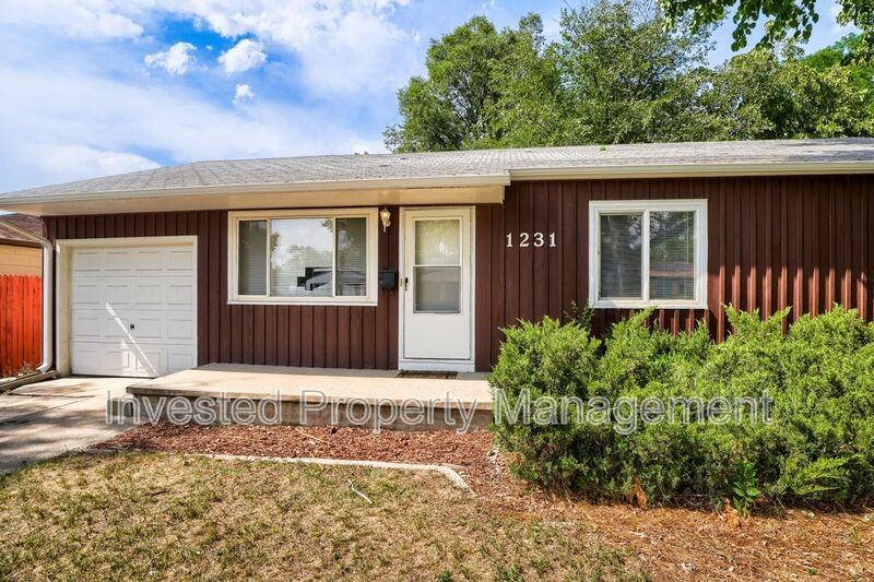 1231 E Bates Pkwy - Photo 2 of 18