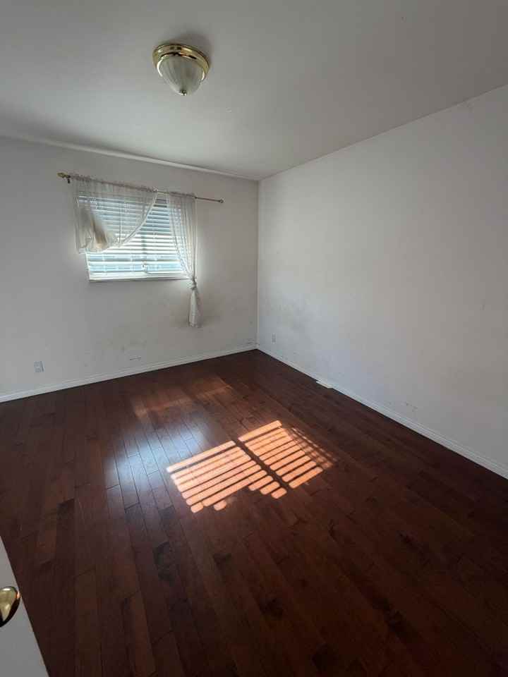 4849 Canada Way - Photo 5 of 11