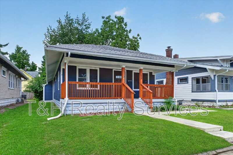 320 W 39th St - Photo 3 of 32