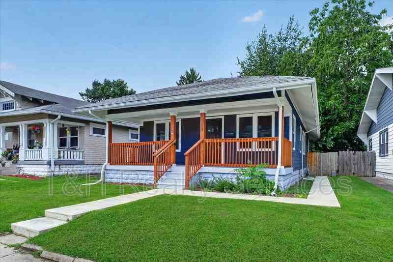 320 W 39th St - Photo 4 of 32