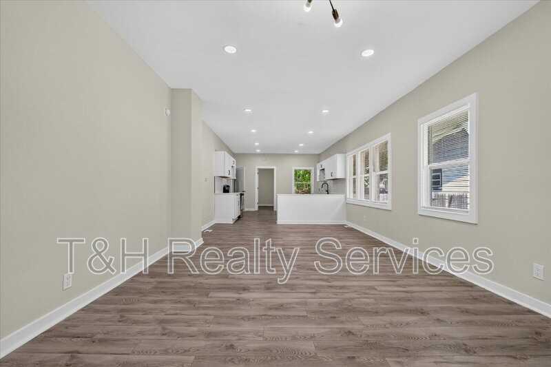 320 W 39th St - Photo 5 of 32