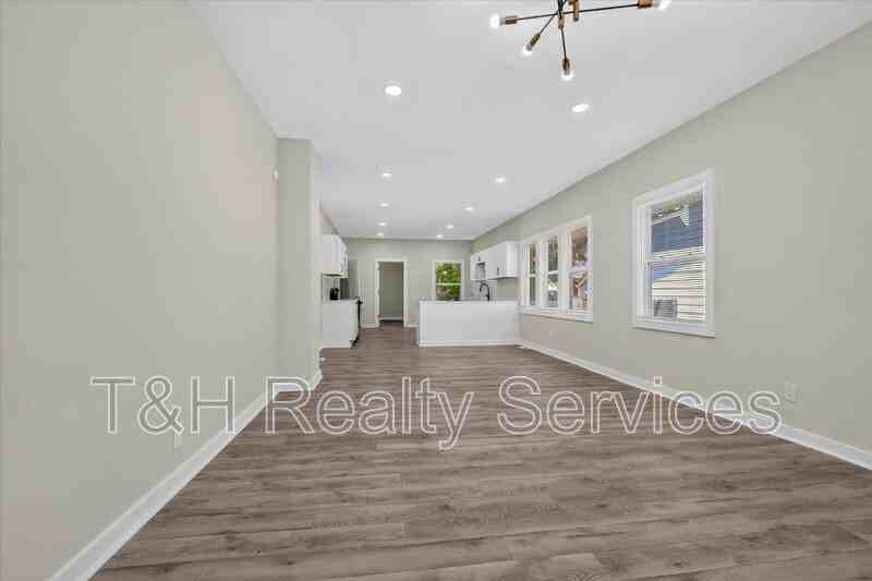 320 W 39th St - Photo 6 of 32