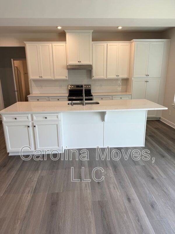 7071 Glass Ct - Photo 3 of 35