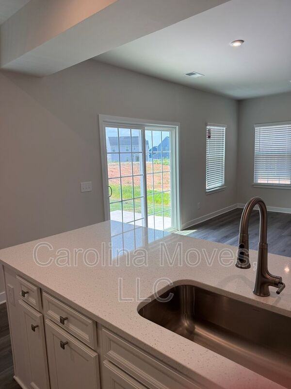 7071 Glass Ct - Photo 5 of 35