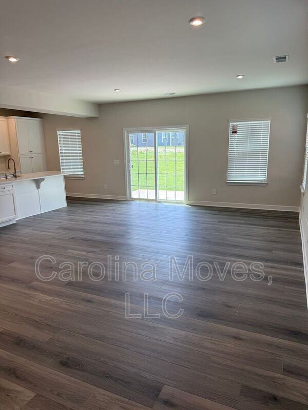 7071 Glass Ct - Photo 7 of 35