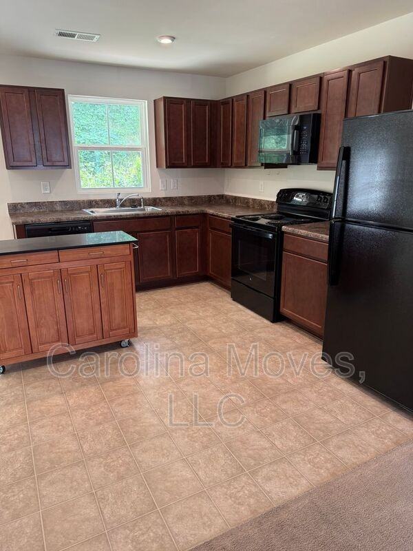 126 Fernside Ct - Photo 3 of 23
