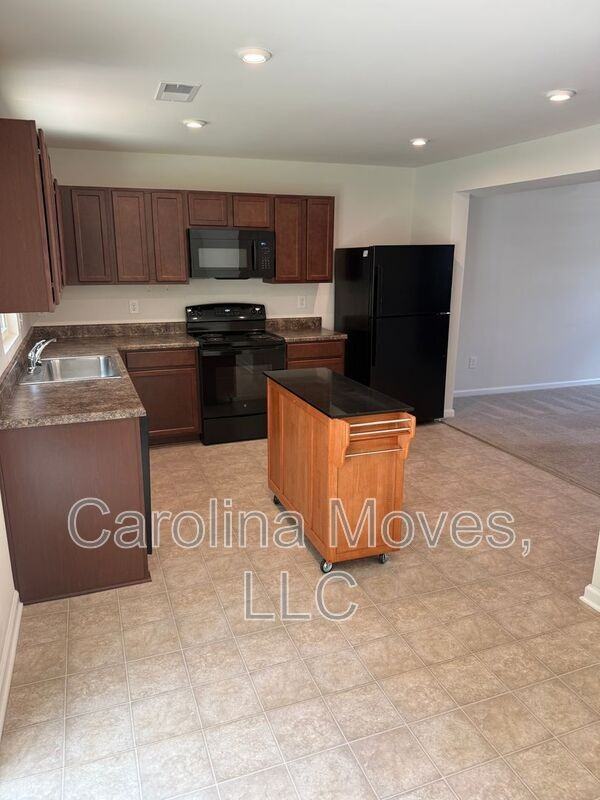 126 Fernside Ct - Photo 4 of 23