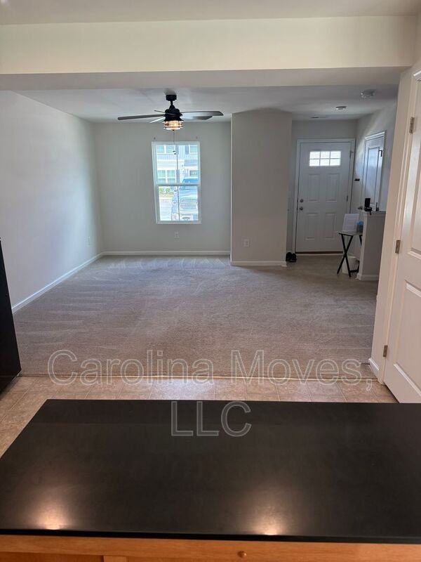 126 Fernside Ct - Photo 7 of 23