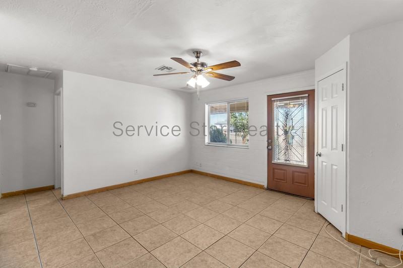 1226 E Purdue Ave #B - Photo 5 of 23