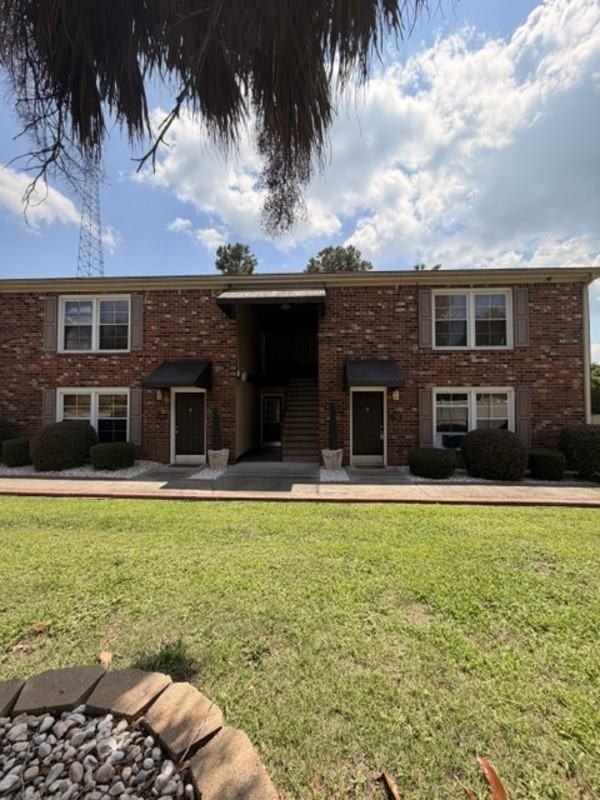 801 Eastmont Dr - Photo 2 of 19