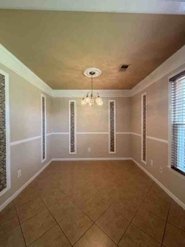 801 Eastmont Dr - Photo 6 of 19