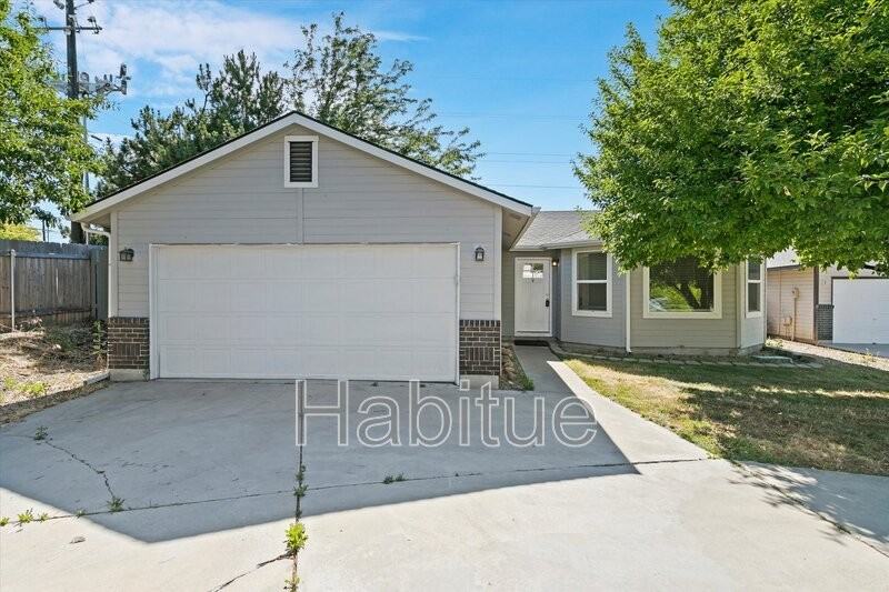 2041 E Oakridge Ct - Photo 2 of 33