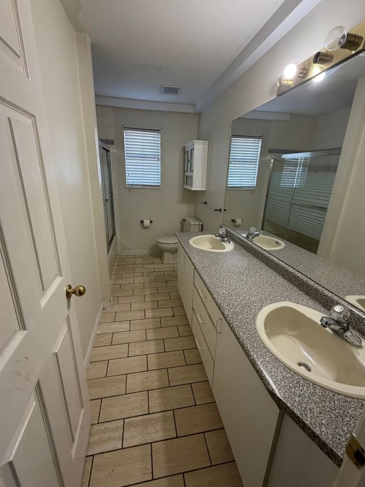 4849 Canada Way - Photo 4 of 4
